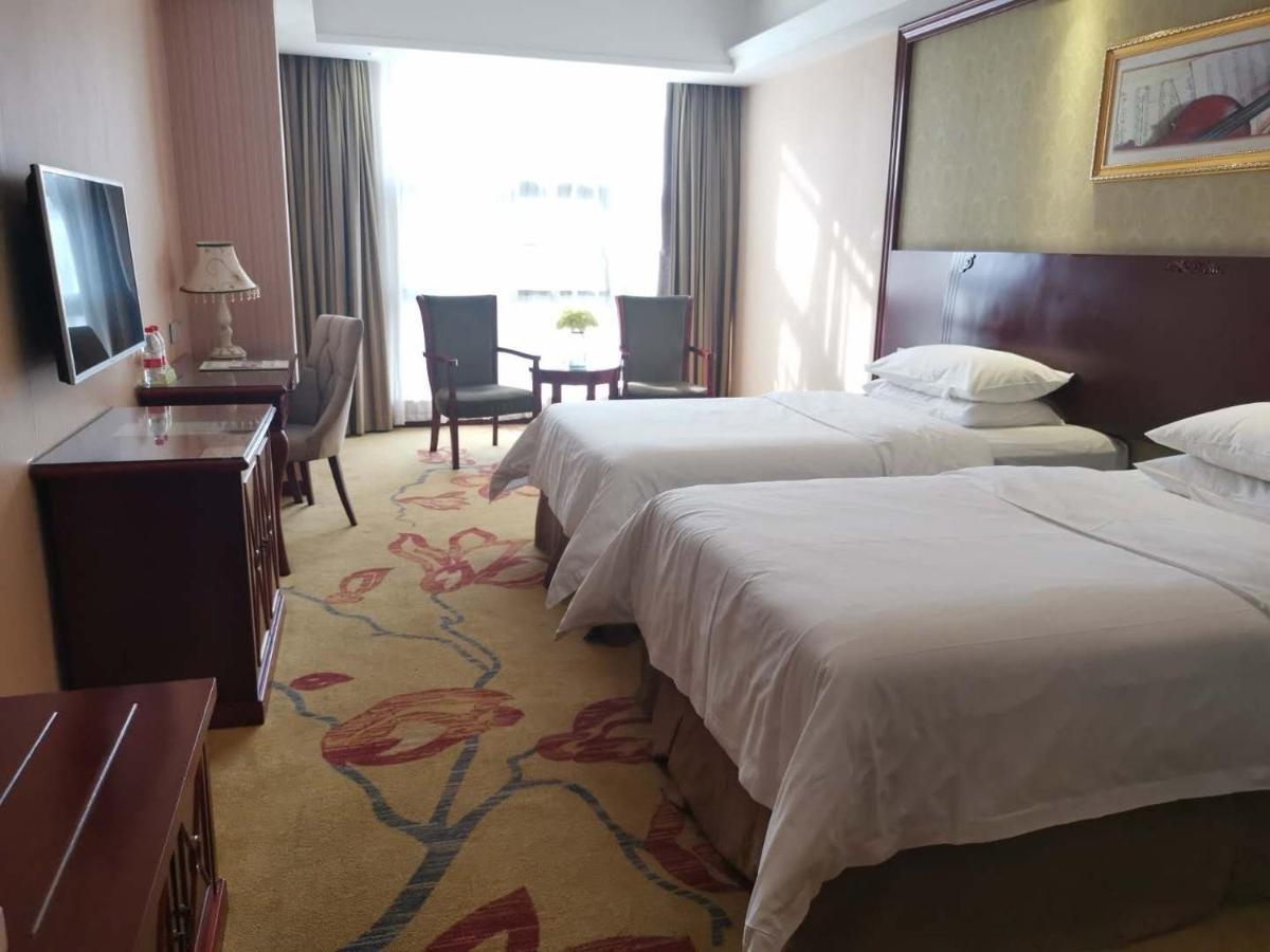 Vienna Hotel Chaozhou Plaza Экстерьер фото