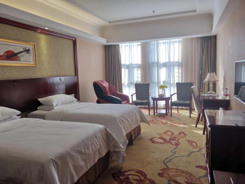 Vienna Hotel Chaozhou Plaza Экстерьер фото
