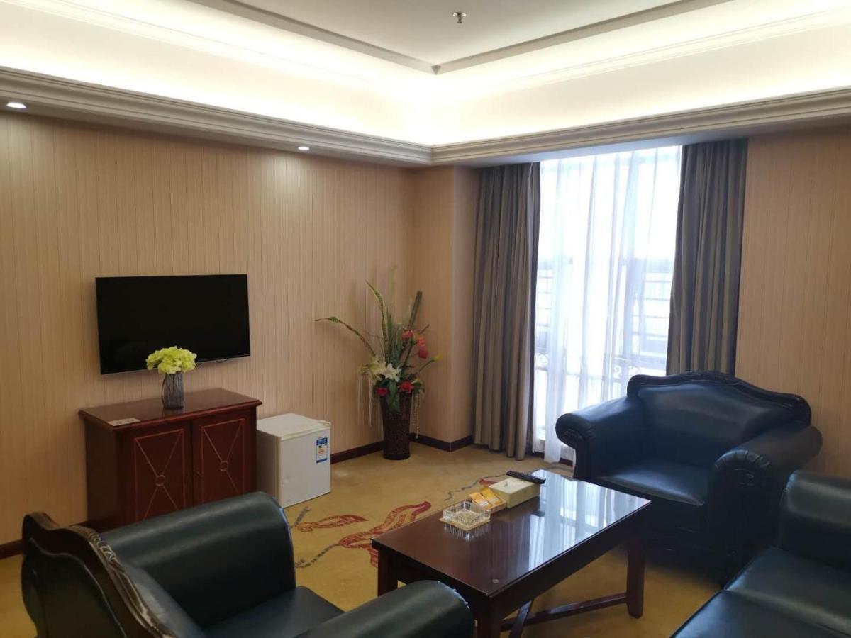 Vienna Hotel Chaozhou Plaza Экстерьер фото